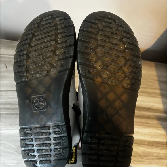 Dr. Martens Men’s White Boots - Picture 5 of 6